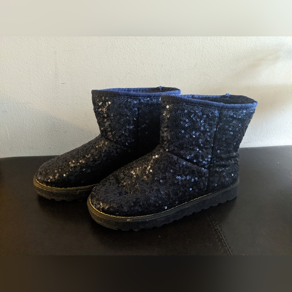 Blue sequin Ugg style boots - Picture 3 of 4